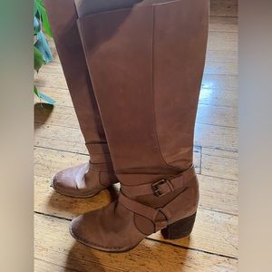 Naya Gazelle Leather Boots. Taupe. Size 9.